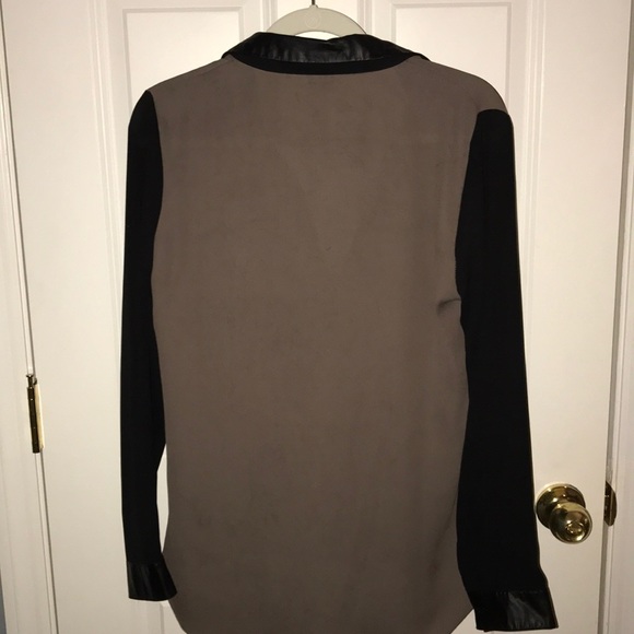 Andrée Button Down - Picture 6 of 6